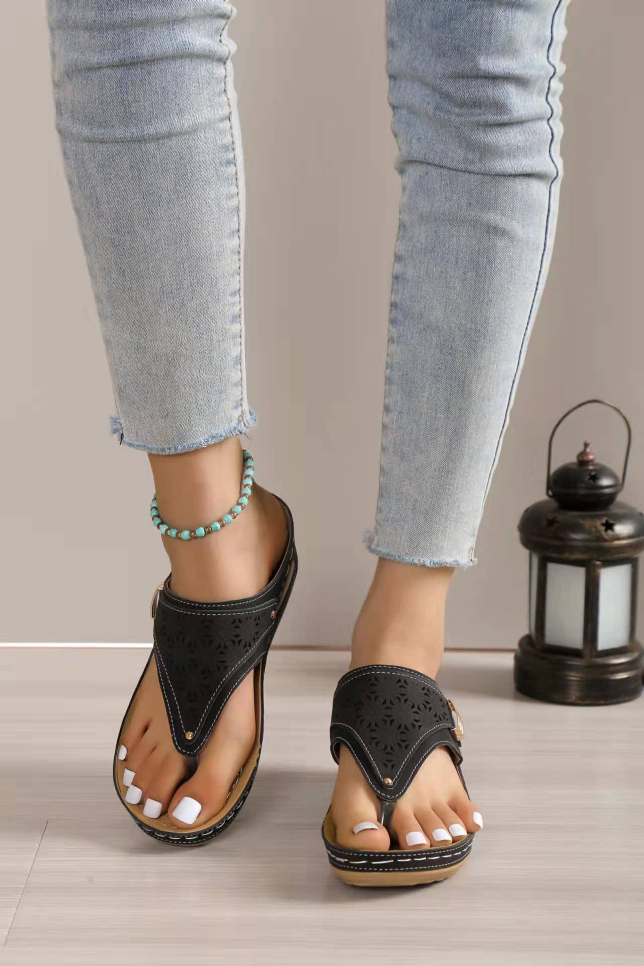 Hollow-out Pattern Flip-flops Wedge Sandals